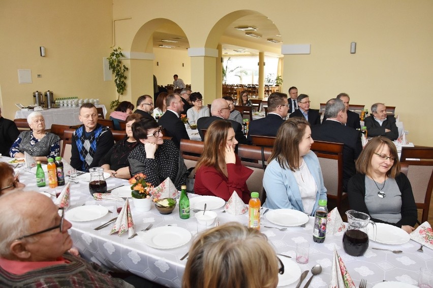 Dominikowice. W tym niezwykłym domu seniorzy mają z kim napić się kawy i porozmawiać. Nie są samotni, a to dla nich jest najważniejsze