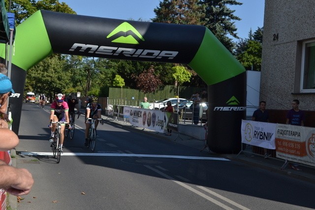 Kolarze opanowali dziś Rybnik. Trwa wyścig kolarski Tour de Rybnik