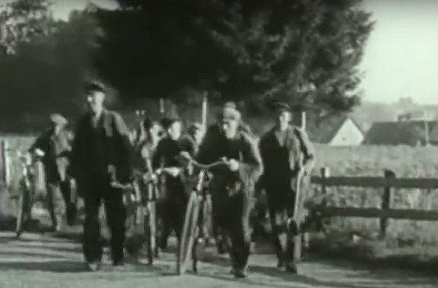 Film pokazuje sceny z Łupawy i okolic z lat 30. XX wieku....