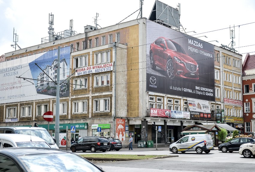 Uchwała krajobrazowa przegłosowana: Gdańsk pozbędzie się ogromnych banerów i ekranów. Śmietnik reklamowy nie będzie dłużej szpecił ulic 