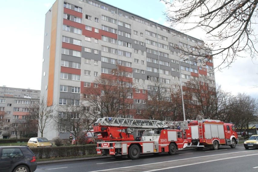 Popowice: Dym z mieszkania na 10 piętrze. Interweniowali strażacy