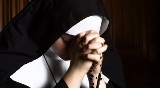 Pustelnice w Częstochowie straciły poparcie arcybiskupa Depo. Siostry Klara i Bruna musza ściągnąć habit