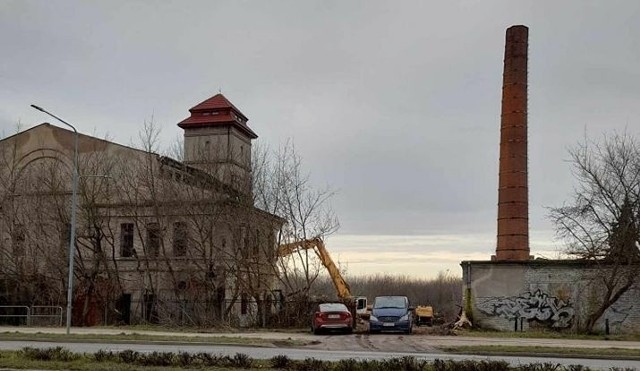 Ruszyła rozbiórka starej garbarni przy Warszawskiej w Radomiu. Więcej na kolejnych zdjęciach