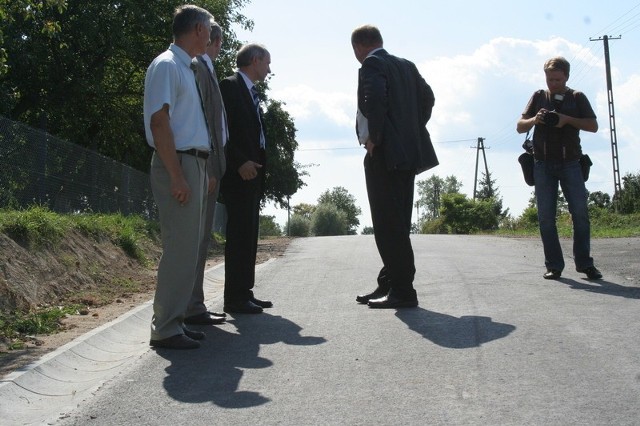 W gminie Kijewo Królewskie wyremontowano w tym roku kilka odcinków dróg, wójt liczy, że dostanie jeszcze pieniądze na "schetynówkę"