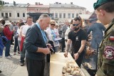 Rynek w Nowym Sączu tętnił życiem. Tłumy mieszkańców na II Wielkanocnym Spotkaniu Nowosądeczan