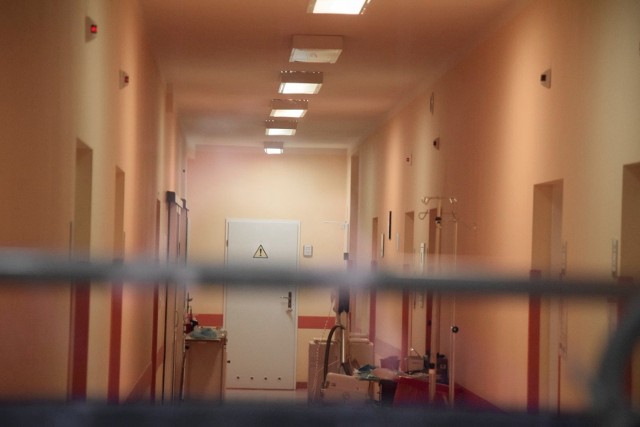 Sprawdzamy stan pacjentów oddziału zakaźnego Szpitala Uniwersyteckiego w Zielonej Górze.
