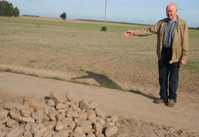 Jerzy Minasiewicz pokazuje, co z drogą zrobili sąsiedzi