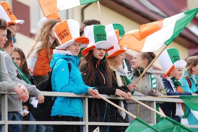 Reprezentacja ożarowskiego gimnazjum, czyli turniejowa Irlandia, podczas wtorkowych spotkań miała wsparcie dużej grupy kibiców.