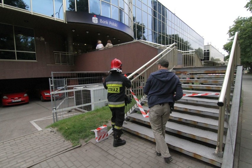 Ewakuacja banku we Wrocławiu. Podejrzany pakunek