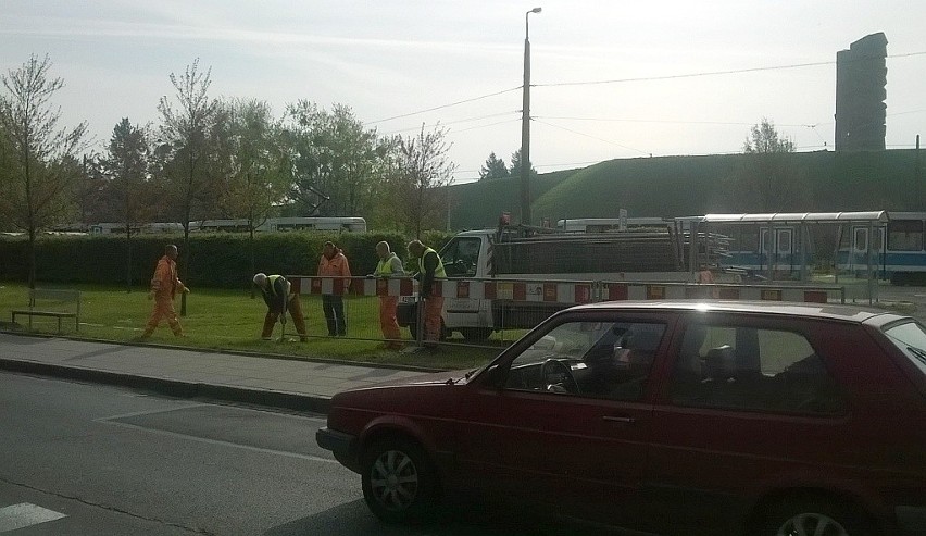 Ogrodzili pętlę na Oporowie. Tramwaje dojadą tam jeszcze tylko jutro (ZDJĘCIA)