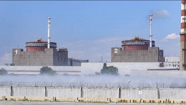 Rosjanie stwarzają zagrożenie atomowe przetrzymując w zaporoskiej elektrowni broń i amunicję. "To co robią to czysta głupota".