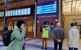 Opóźnienia pociągów na Dworcu Głównym we Wrocławiu. Pasażerowie czekają ponad 100 minut!