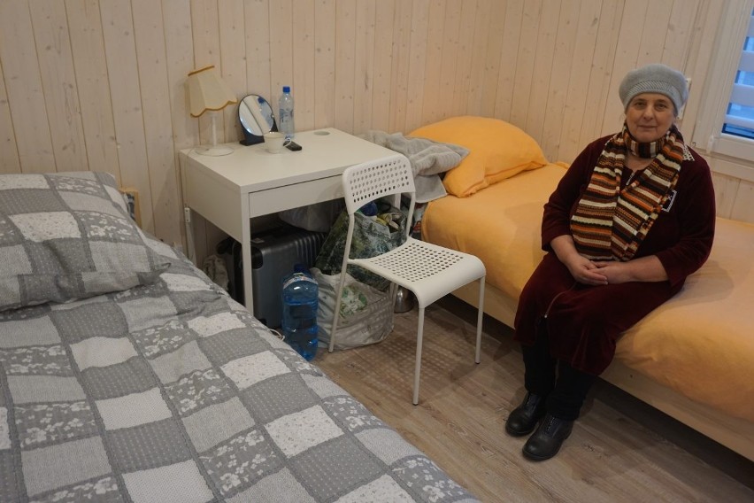 Pani Galina ma 69 lat, w domku zamieszkała z mężem Saszą....