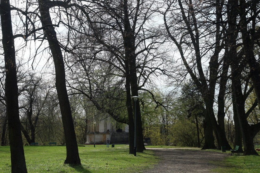 Puławy. Park Czartoryskich w wiosennej odsłonie. Zobacz zdjęcia