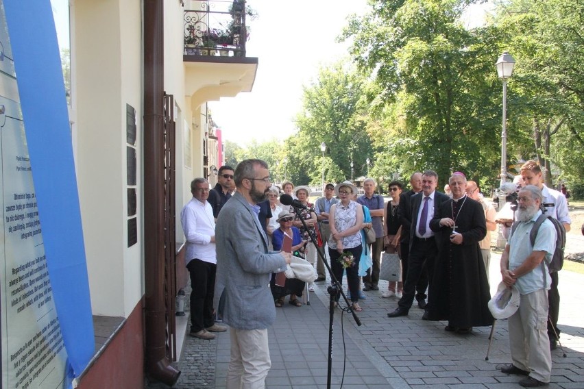 Uroczystości upamiętniające pogrom Żydów w Kielcach z udziałem prezydenta oraz biskupa