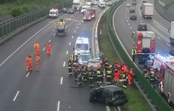 Tragiczny wypadek na A1. Nie żyje jedna osoba. Lądował LPR