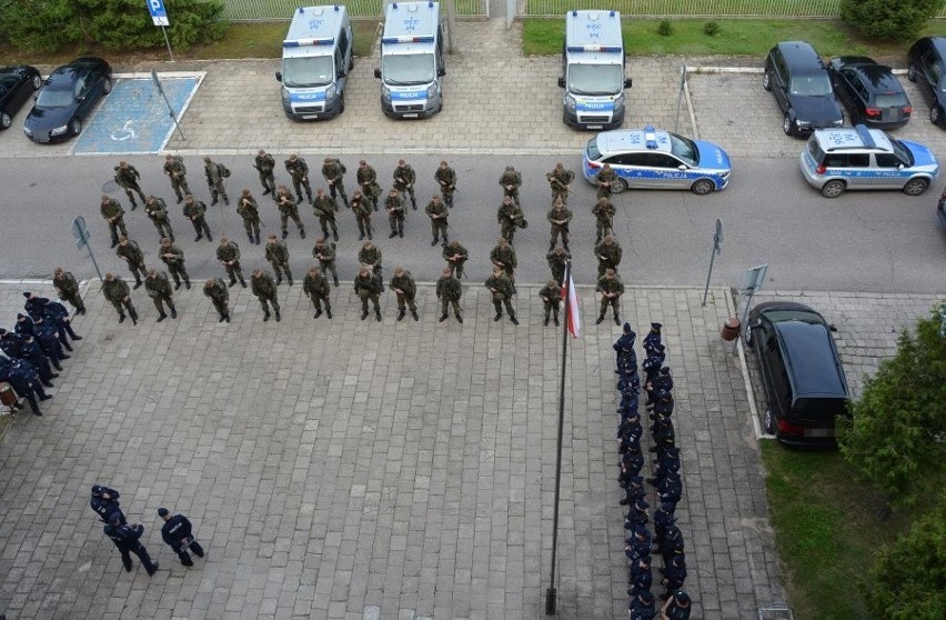 Podlascy policjanci i żołnierze Wojsk Obrony Terytorialnej...