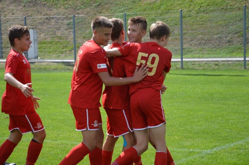 Chrobry U-15 przegrywa z FC Wrocław Academy 1:6 na start Centralnej Ligi Juniorów [ZDJĘCIA]