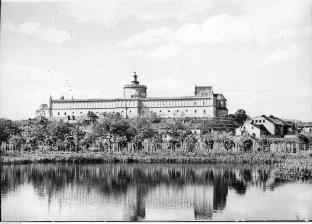 Widok zamku w Lublinie od strony Bystrzycy (1939-1945)