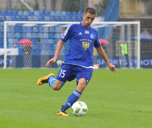 16072016 chorzow mecz ekstraklasy ruch chorzow gornik leczna nz z nr z nr 15 w niebieskiej koszulce martin konczkowski ruchfot  arkadiusz gola   polska press