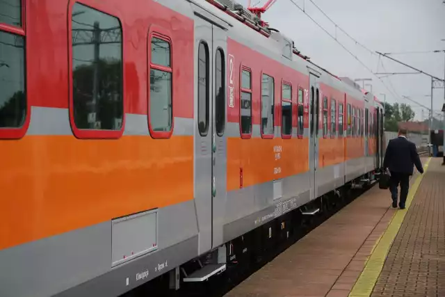 Polregio, Koleje Dolnośląskie i Intercity zgłosiły awarie na trasach przejazdu swoich pociągów. Środa (14 września) to dzień komunikacji zastępczej dla pasażerów kolei