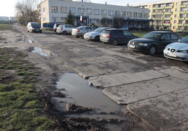 Tak wygląda jedyny dojazd do kilku bloków przy ulicach Lipskiej i Cisowej oraz szkoły specjalnej.