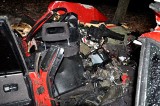 Potworna tragedia! Audi uderzyło w drzewo. Dwie osoby nie żyją