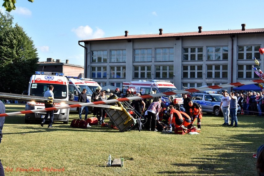 Skrzyszów. Wypadek na festynie. Ranni strażak i dzieci [AKTUALIZACJA]