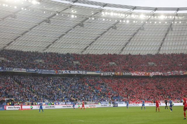 Kibice Widzewa i Ruchu na Stadionie Śląskim