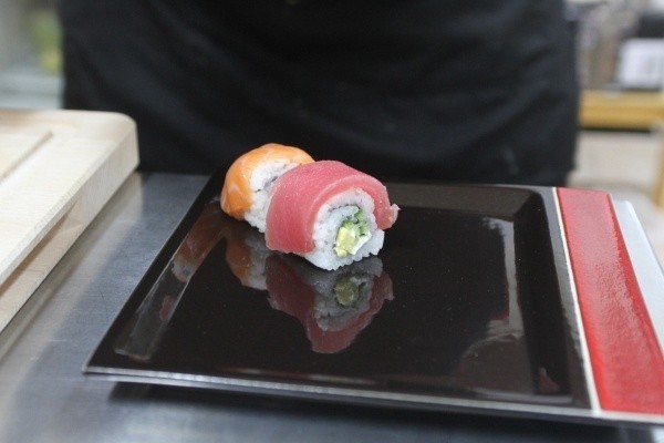 Sushi raibow roll 