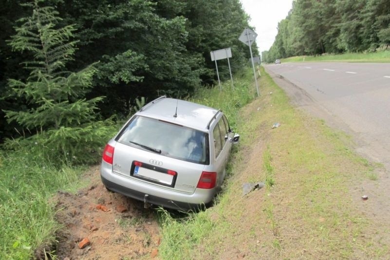 Ciechanowiec, ul. Czyżewska. Audi zderzyło się ze skuterem