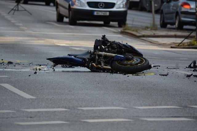 Wypadek śmiertelny na A1 w Gliwicach - motocykl uderzył w samochód osobowy