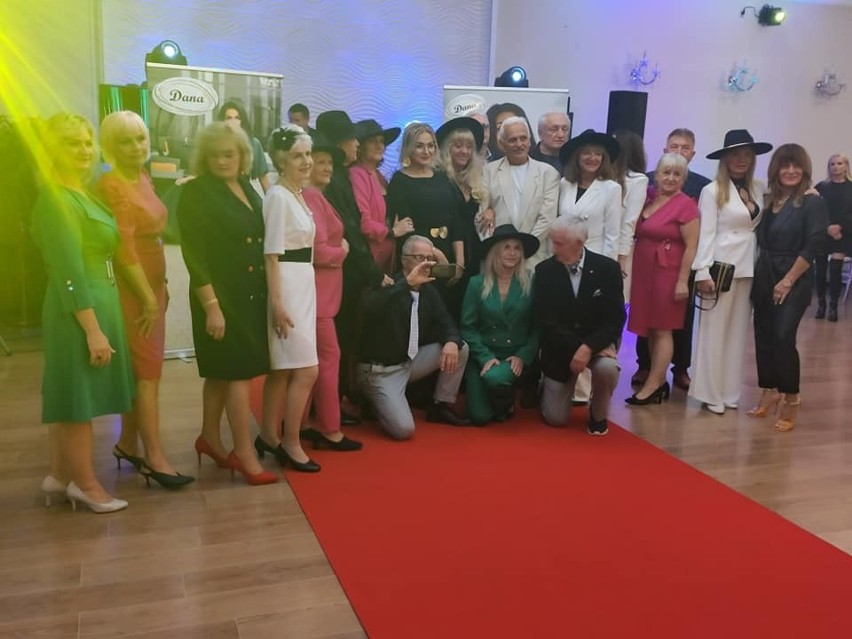 Gośćmi na imprezie sylwestrowej w Hotelu Promień w Skarżysku...