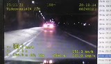 Suwałki. Randka się przedłużyła, więc pędził 150 km/h przez miasto. Policja ujawnia nagranie z kierowcą audi (wideo)