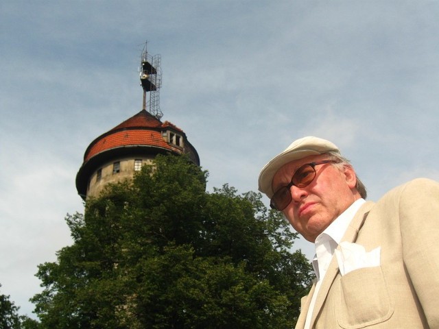 - Pomysł urządzenia mieszkania w wieży jest świetny i bardzo oryginalny - mówi Janusz Werstler.