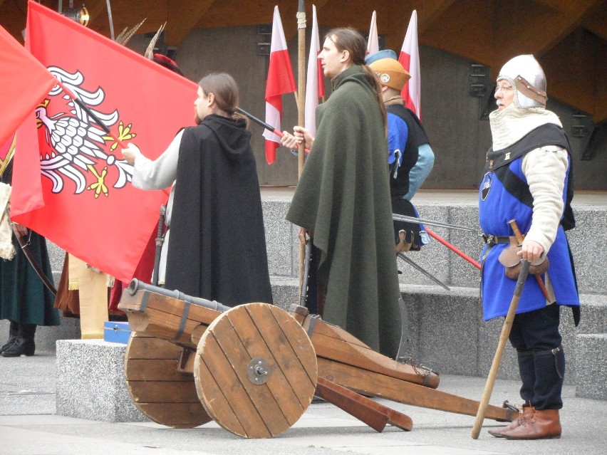 Rodzinne spotkanie z historią w obozie rycerskim oraz bieg...