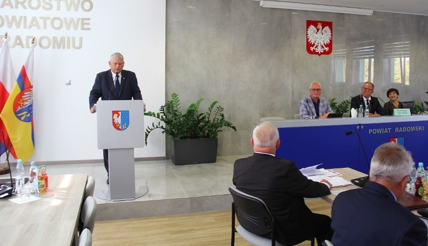 Radom. Radni powiatu radomskiego są za podziałem województwa mazowieckiego. W poniedziałek przyjęto oficjalne stanowisko
