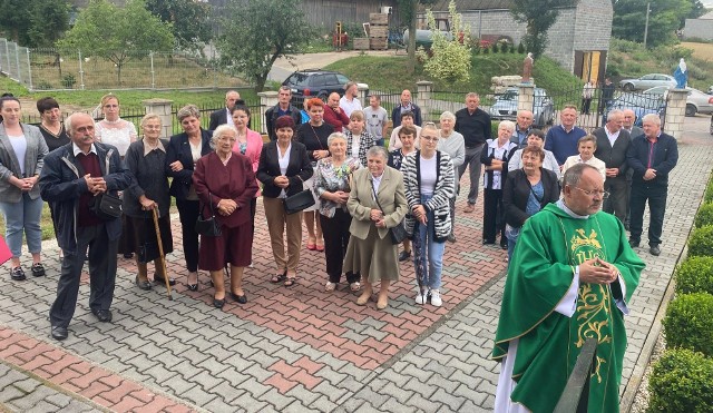 W Rosiejowie upamiętniono w niedzielę, 31 lipca czworo mieszkańców tej miejscowości, którzy zostali zamordowani w trakcie pacyfikacji Skalbmierza w sierpniu 1944 roku.