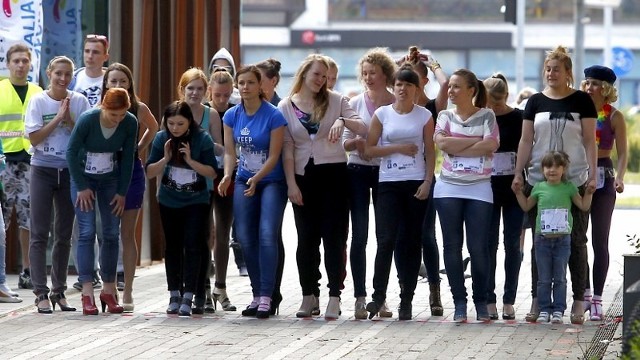 Juwenalia 2013: Bieg w spzilkach i wyścig w workaW tym roku w biegu wystartowały 23 studentki.