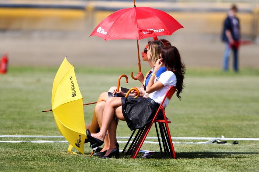 Podprowadzające Polonia Bydgoszcz Umbrella Girls