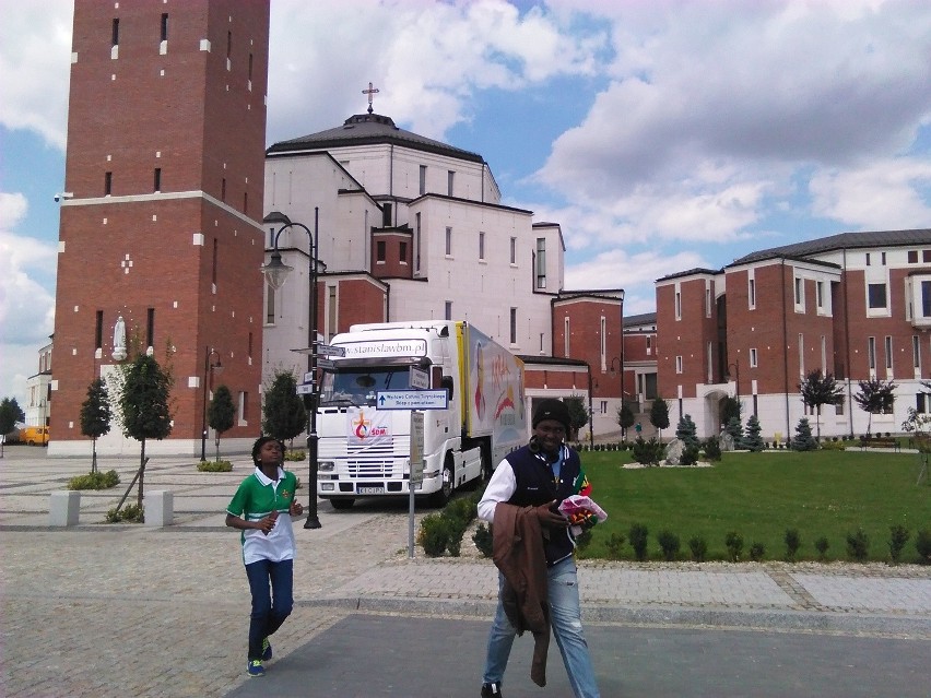 Pierwsi pielgrzymi już przyjechali na Światowe Dni Młodzieży do Krakowa [WIDEO]