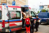 Białystok. Interwencja policji w biurowcu. Mężczyzna ranił się nożem? (zdjęcia)