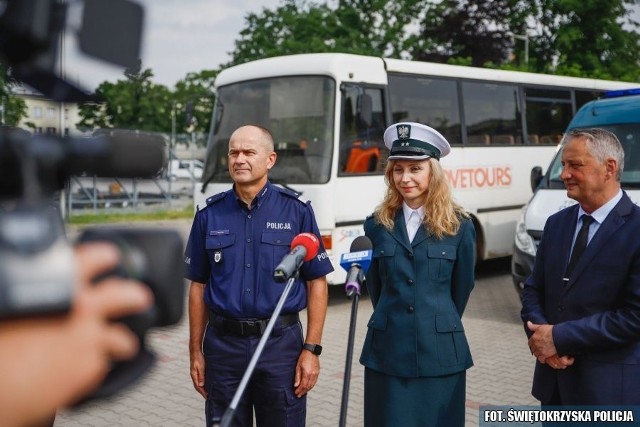 W spotkaniu w Kielcach inaugurującym uruchomienie sieci punktów kontrolnych udział wzięli: komendant wojewódzki świętokrzyskiej policji nadinspektor Jarosław Kaleta, zastępca Świętokrzyskiego Wojewódzkiego Inspektora Transportu Drogowego Agata Wiśniowska oraz wojewoda świętokrzyski Zbigniew Koniusz