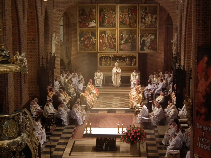Wielki Czwartek: W katedrze poznańskiej odprawiono mszę...