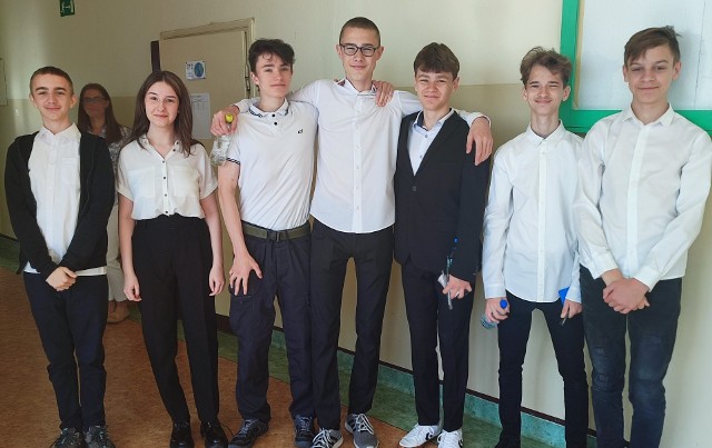 Nie będzie tak źle – zapewniali uczniowie ósmej klasy Publicznej Szkoły Podstawowej numer 22 w Radomiu przed wejściem na salę egzaminacyjną.
