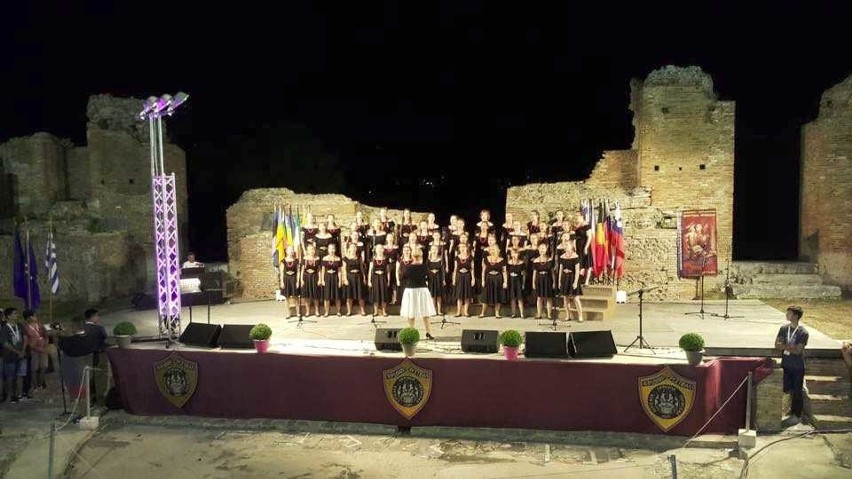 Skowronki śpiewały na festiwalu w Prevezie w Grecji.
