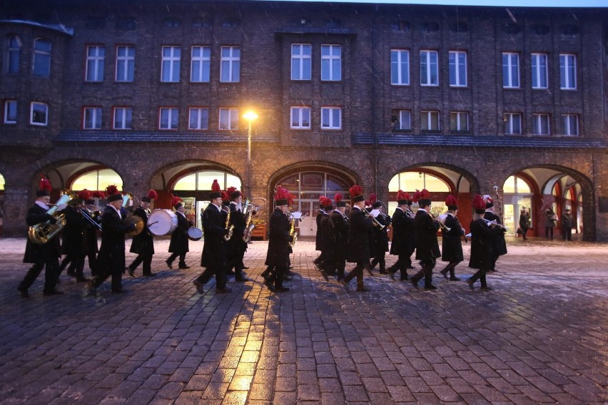 Górnicza orkiestra to stały element obchodów Barbórki....