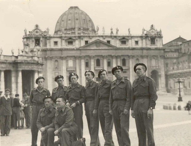 Pierwsza wizyta w Watykanie, gdzie żołnierzy spod Monte Cassino przyjął papież Pius XII