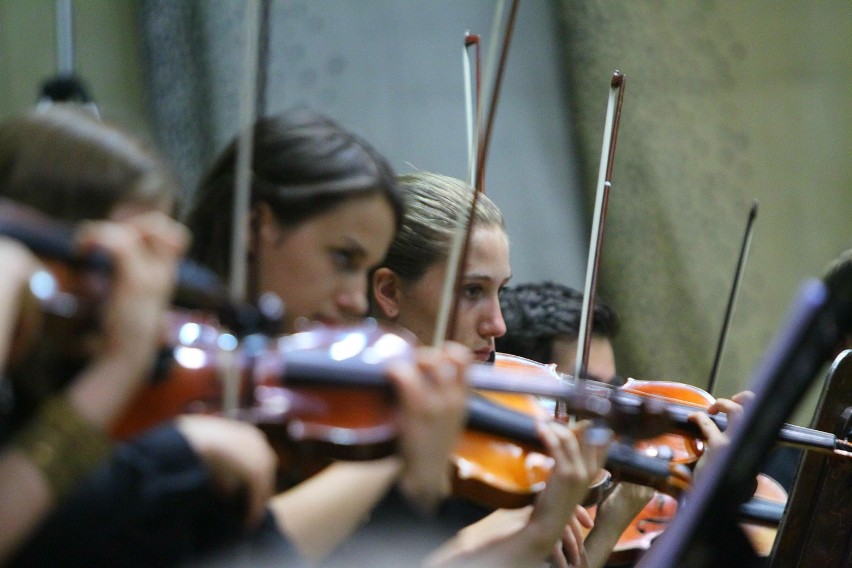 Sinfonietta Polonia i Utah Valley Youth Symphony Orchestra...