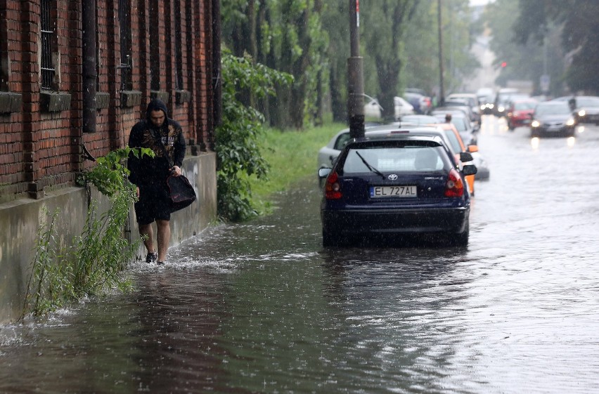 Silne burze przechodzą nad woj. śląskim od poniedziałku....